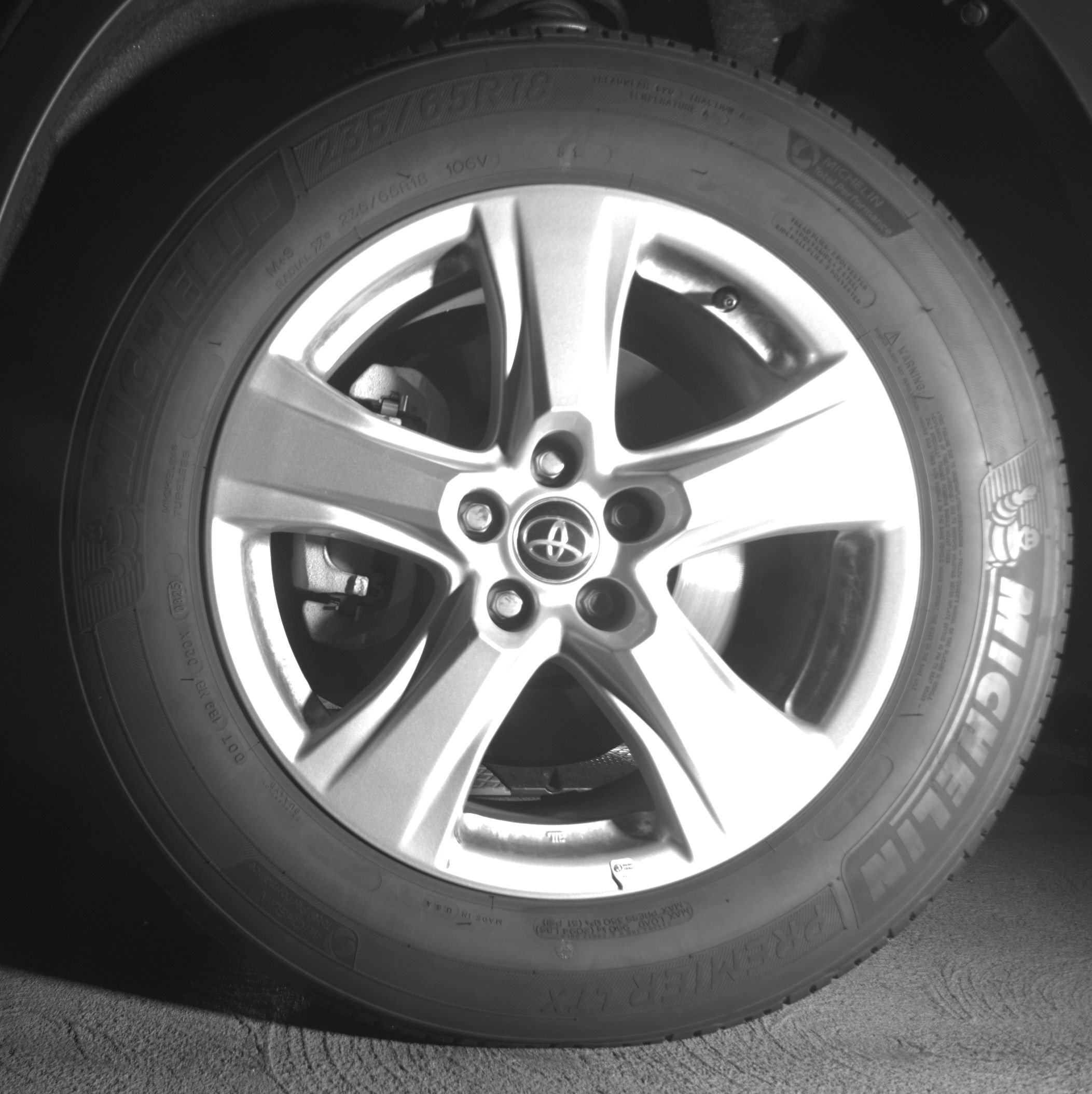 Used 2025 Toyota Highlander LE image 12