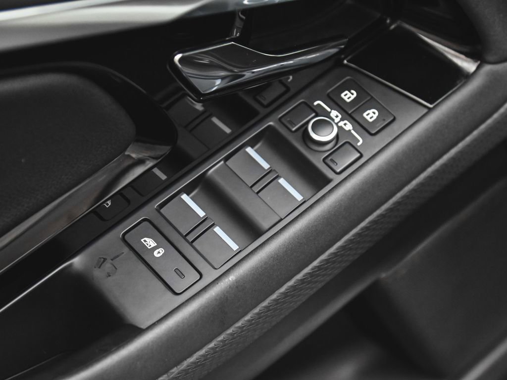 Used 2021 Land Rover Range Rover Evoque S image 9