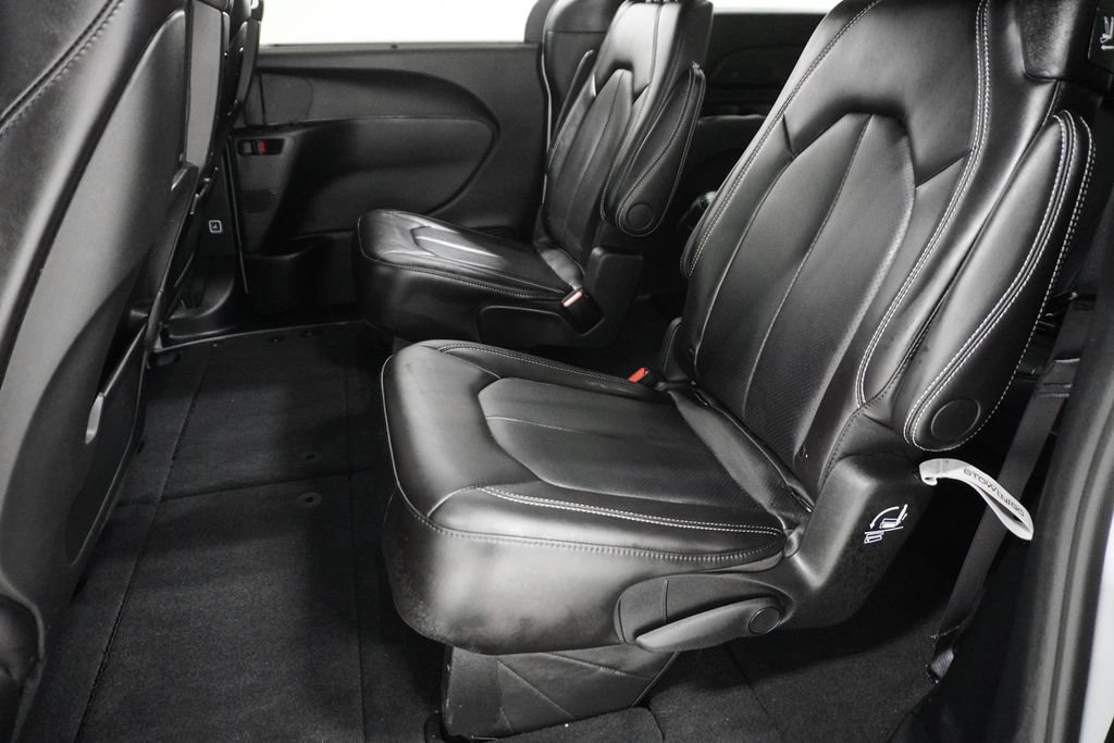 New 2026 Chrysler Pacifica Select FWD image 15