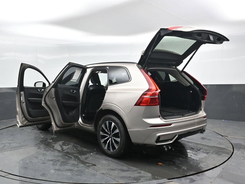 Used 2025 Volvo XC60 B5 Plus image 52