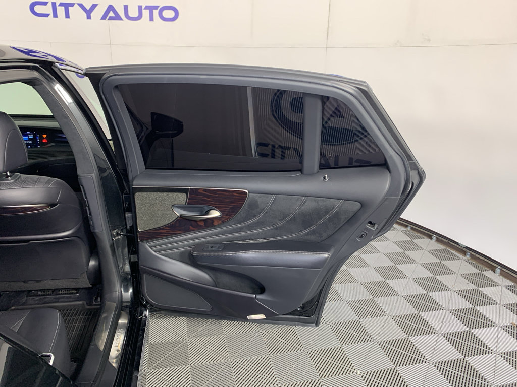 Used 2020 Lexus LS 500 w/ Interior Upgrade Package RWD image 36