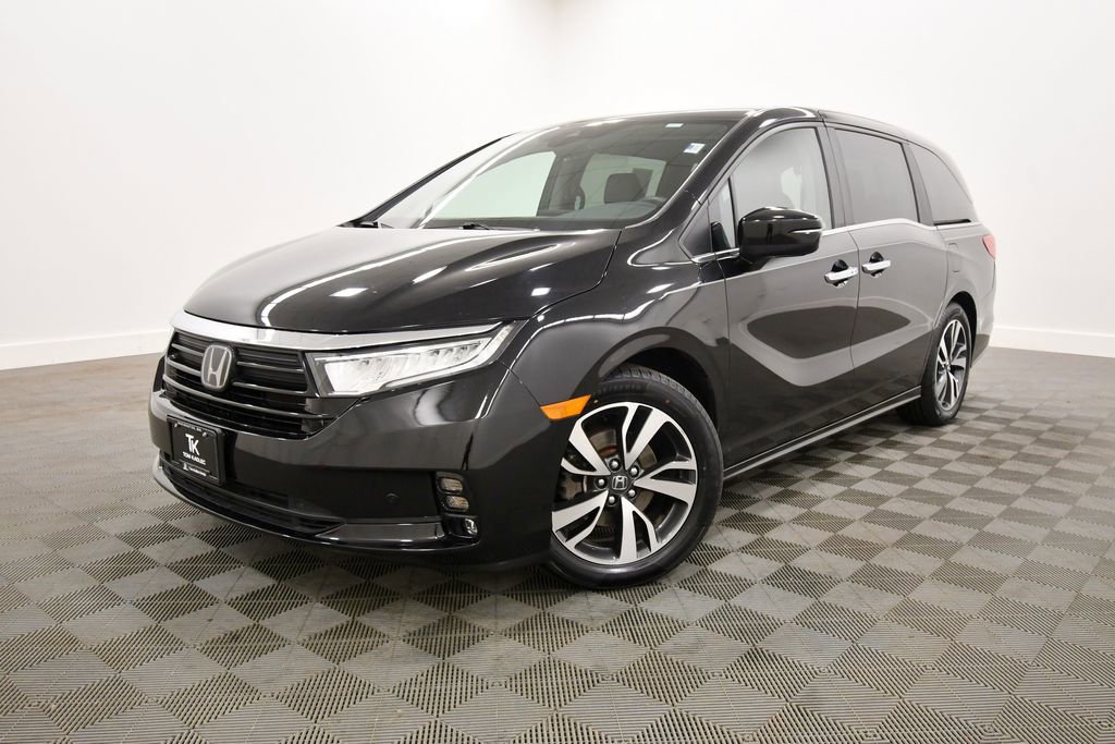 Certified 2024 Honda Odyssey Touring image 2