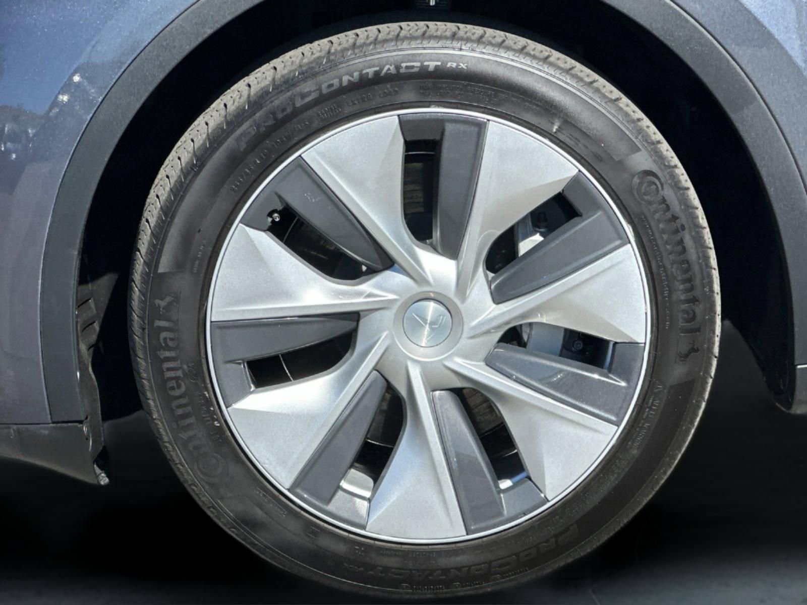 Used 2023 Tesla Model Y Long Range image 24