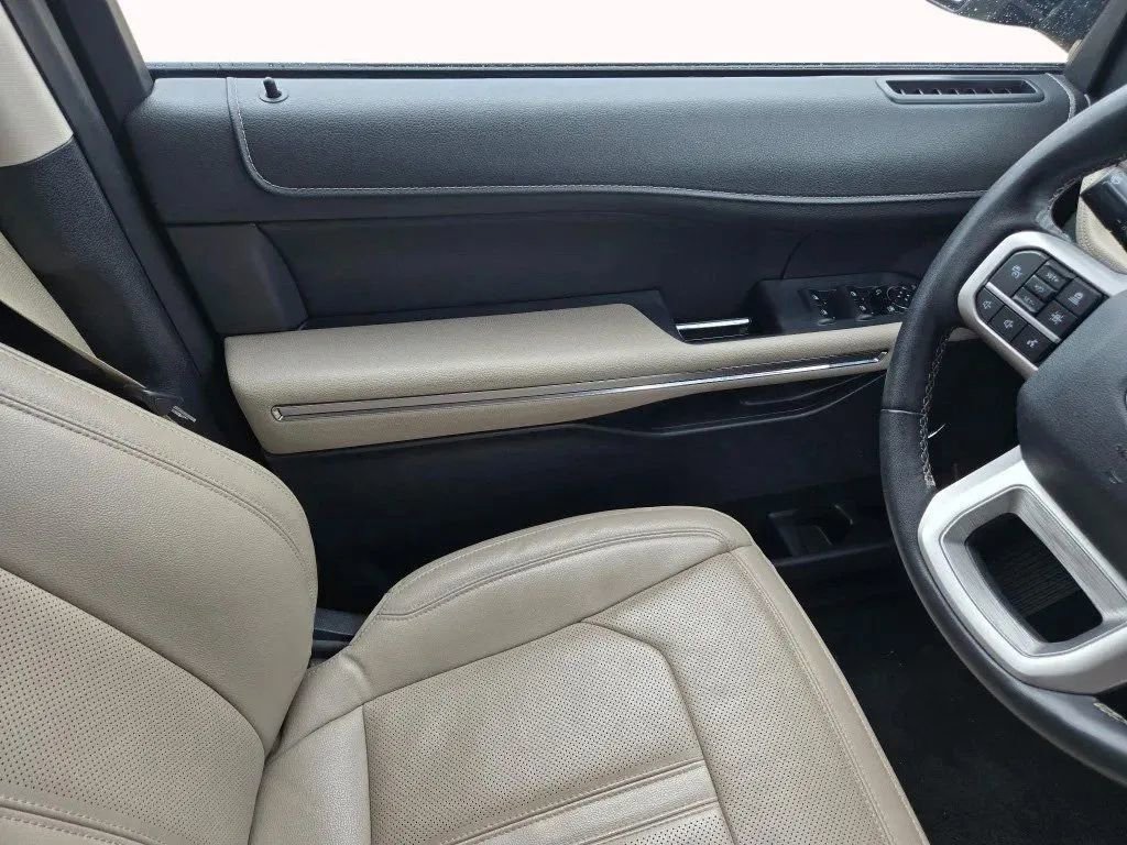 Used 2024 Ford Expedition Max Limited image 11