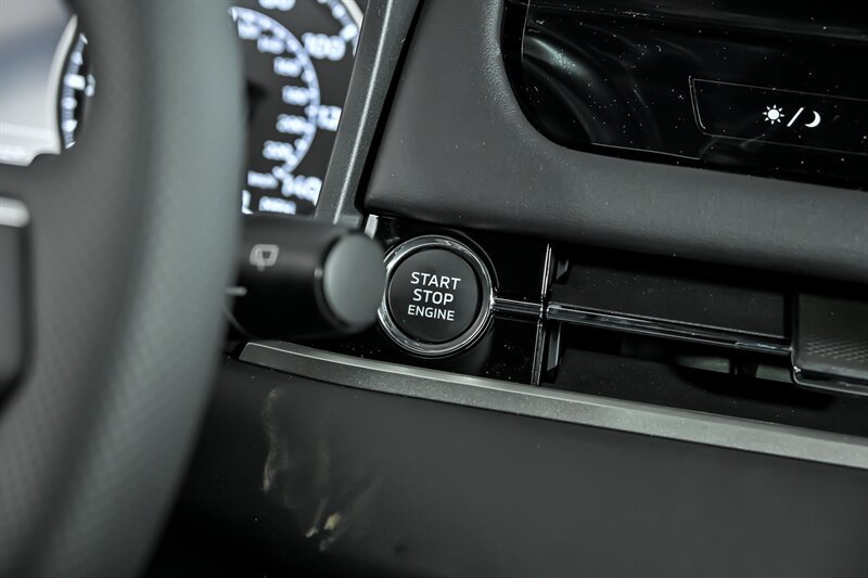 New 2026 Mitsubishi Outlander LE FWD image 46