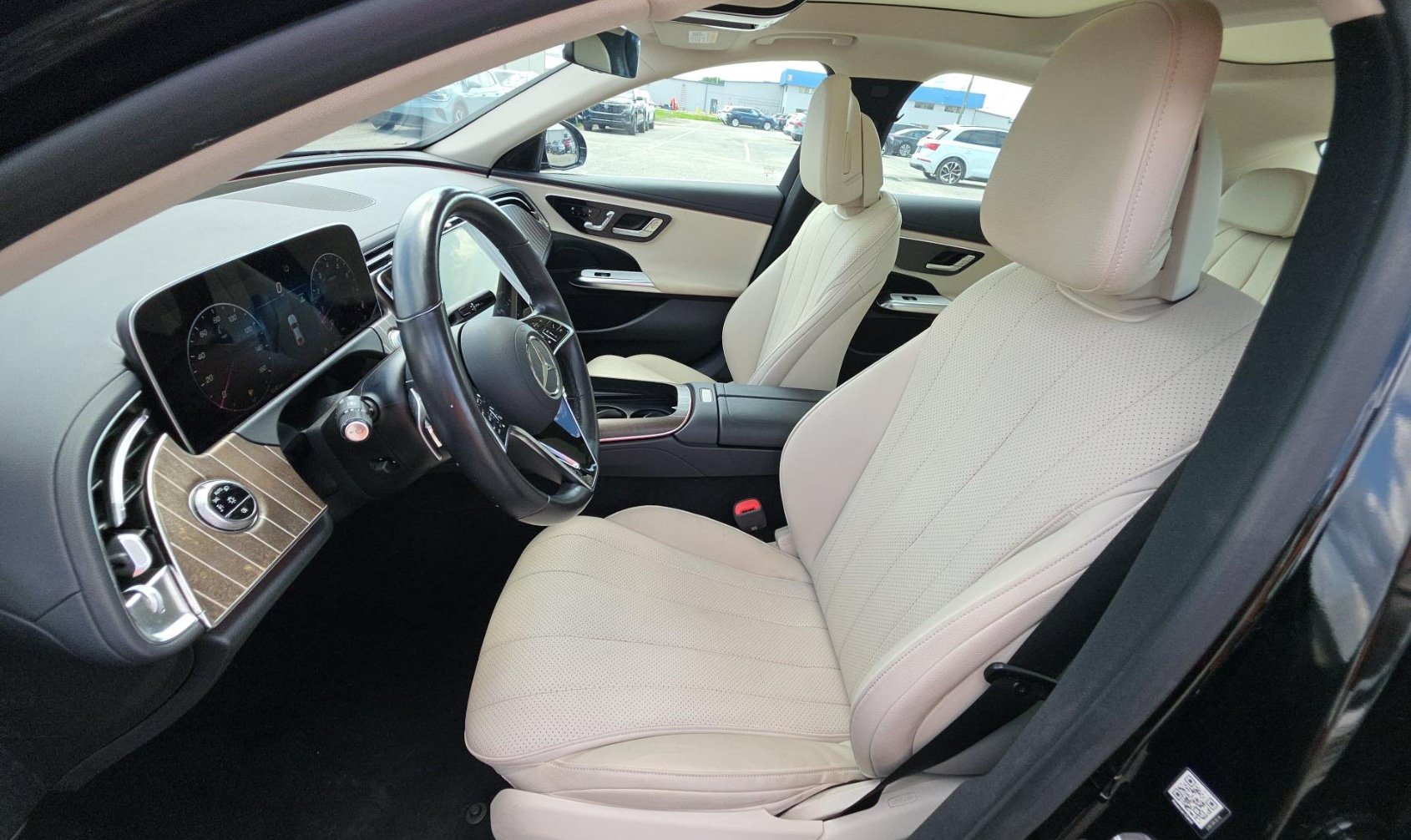 Used 2025 Mercedes-Benz E 350 Sedan w/ Winter Package image 3