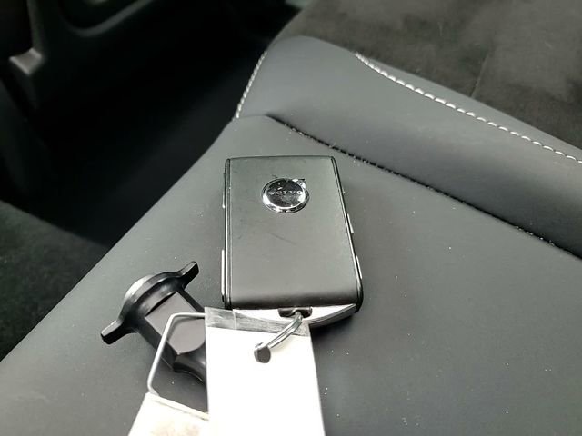 Used 2023 Volvo C40 P8 Recharge Ultimate image 31