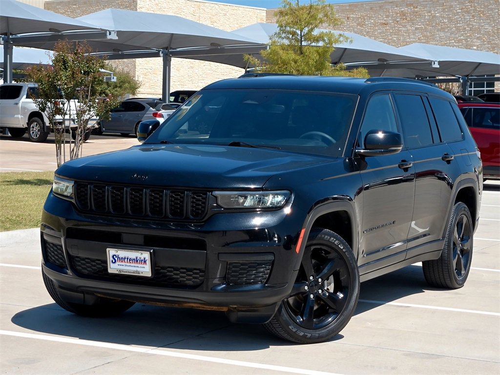 Used 2023 Jeep Grand Cherokee L Laredo image 2