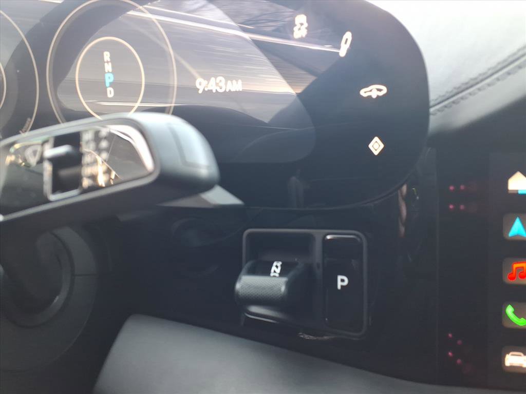 Used 2020 Porsche Taycan image 27