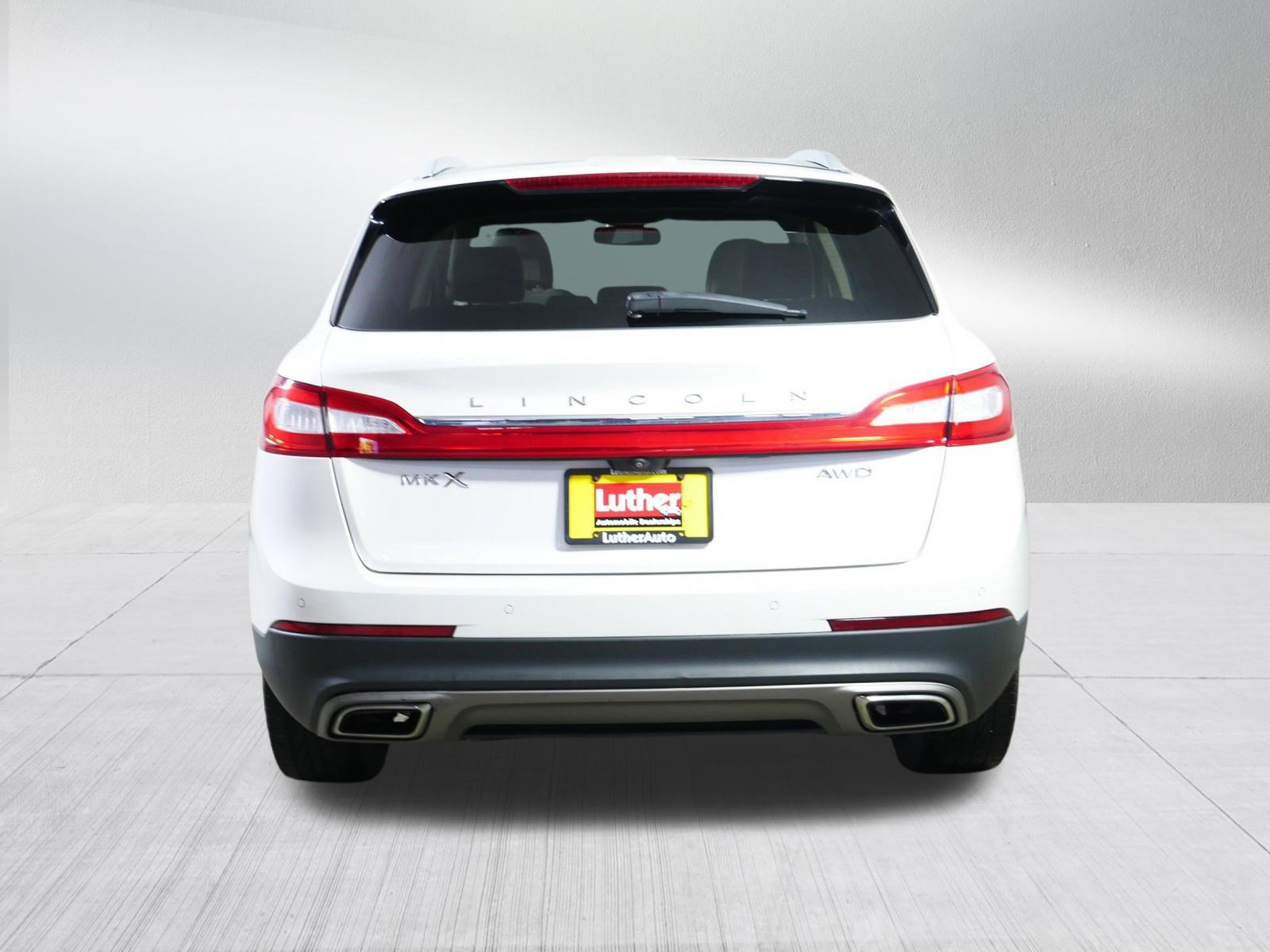 Used 2016 Lincoln MKX Reserve w/ Climate Package AWD/4WD image 6