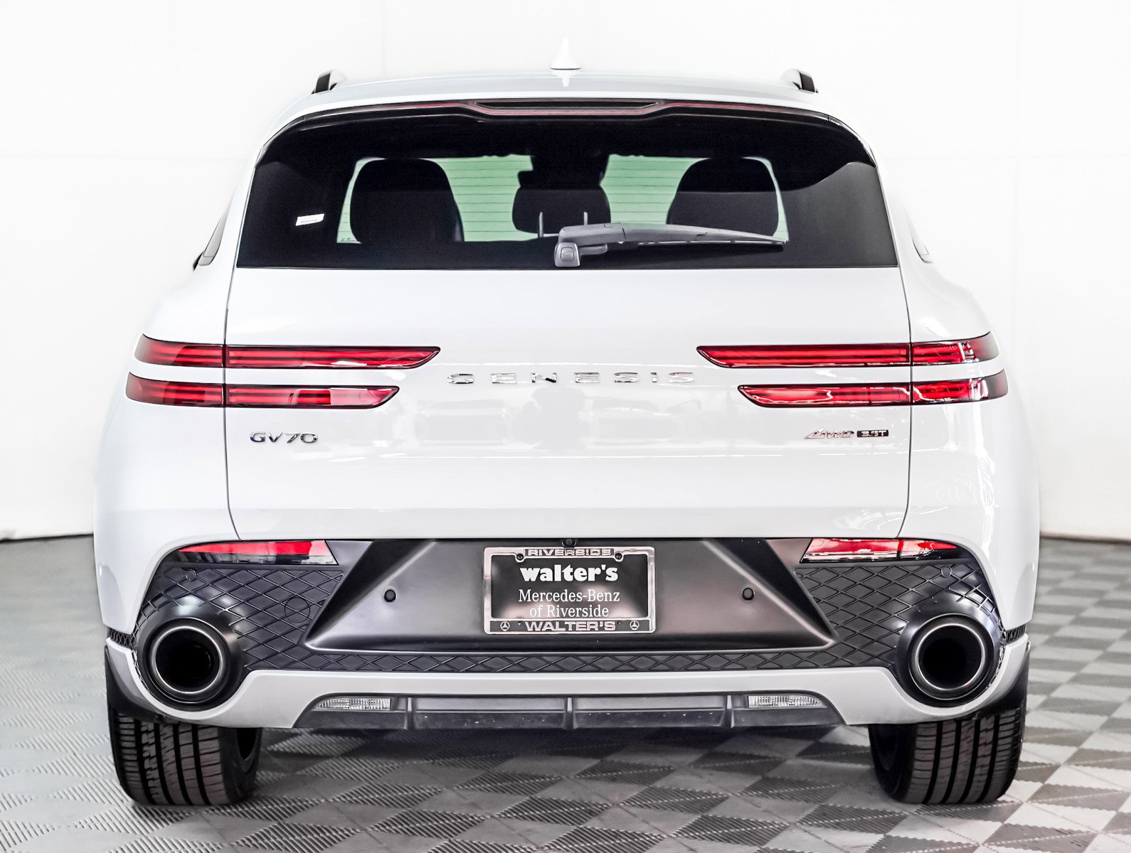 Used 2022 Genesis GV70 3.5T Sport w/ Sport Prestige Package image 10