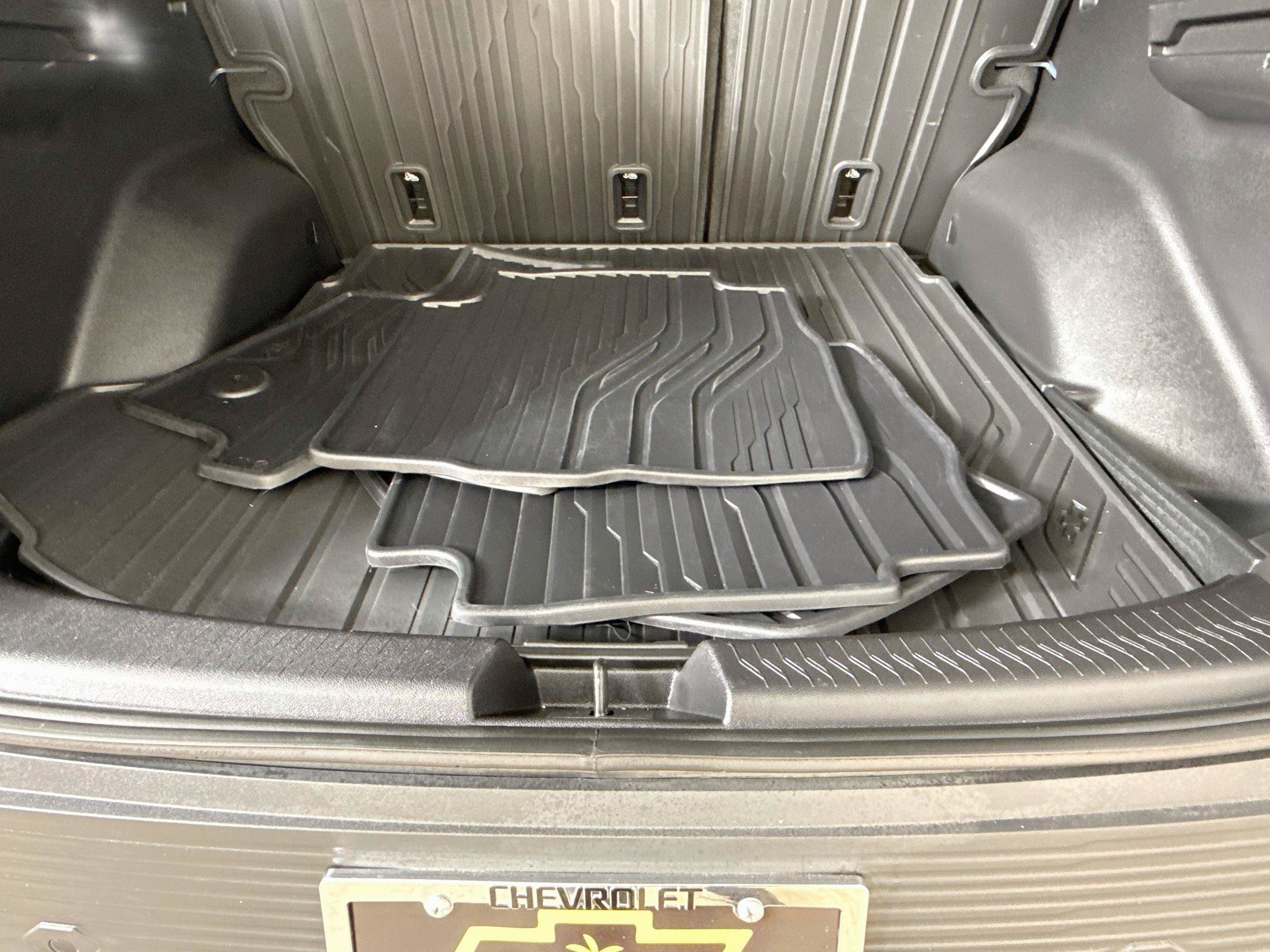 Used 2026 Chevrolet Equinox EV LT w/ LPO, All-Weather Mat Package FWD image 28