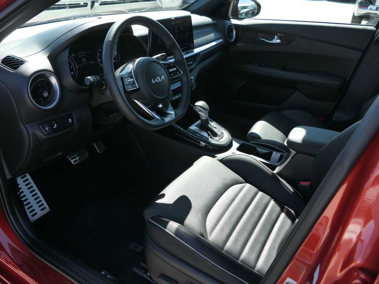 Used 2023 Kia Forte GT-Line w/ GT-Line Premium Package image 13