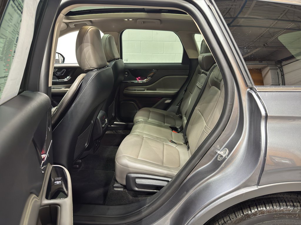 Used 2023 Lincoln Corsair Reserve w/ Equipment Group 202A image 12