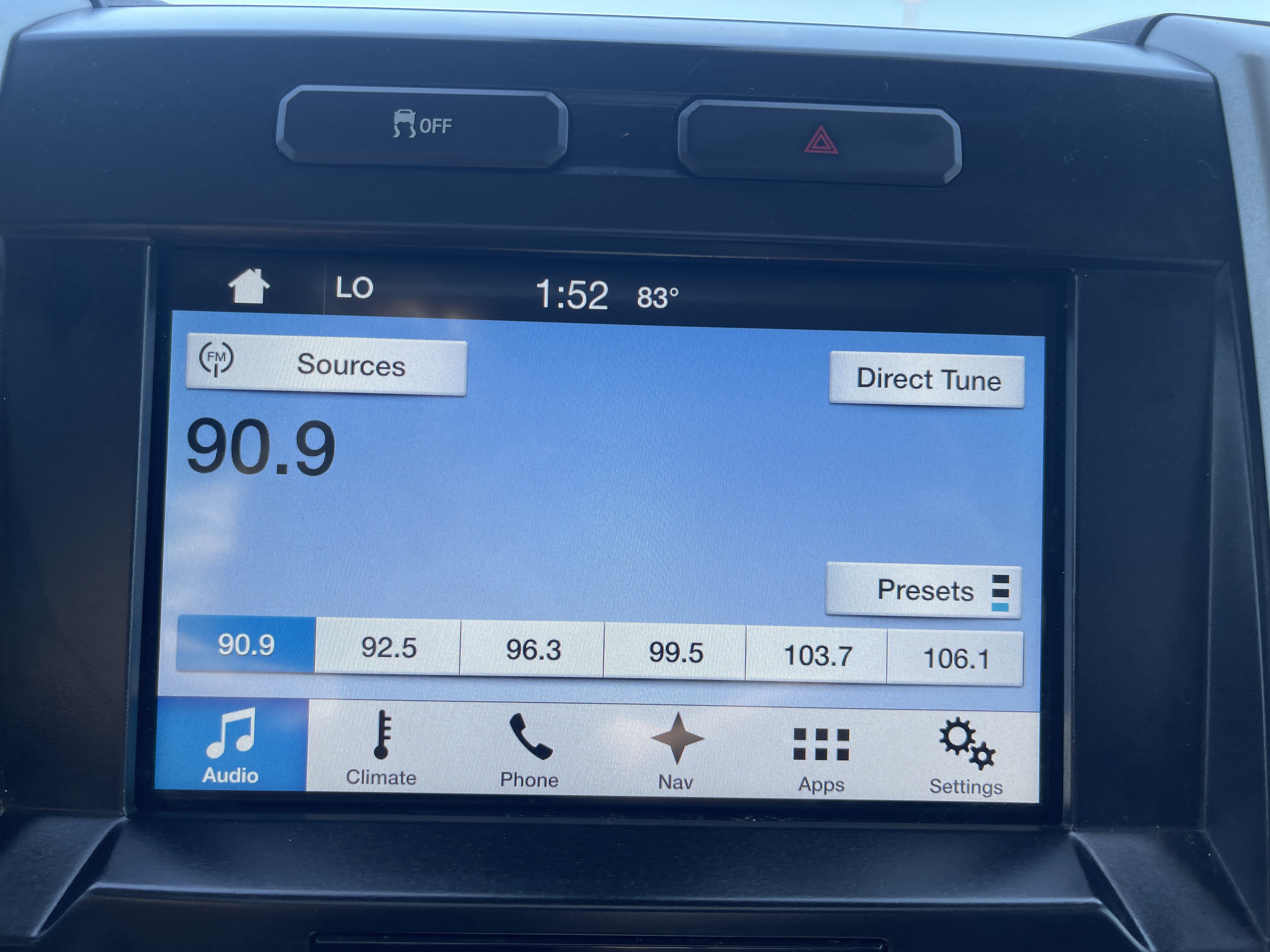 Used 2016 Ford F150 Lariat w/ Equipment Group 502A Luxury RWD image 26