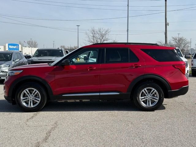 Used 2023 Ford Explorer XLT w/ Equipment Group 202A image 2