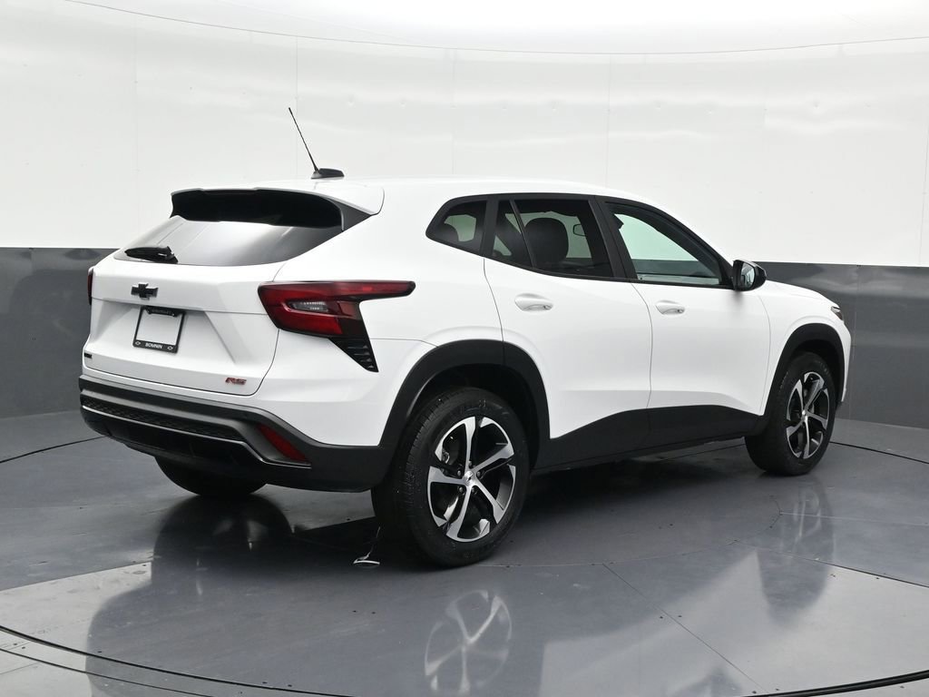 Used 2025 Chevrolet Trax RS w/ Driver Confidence Package image 5