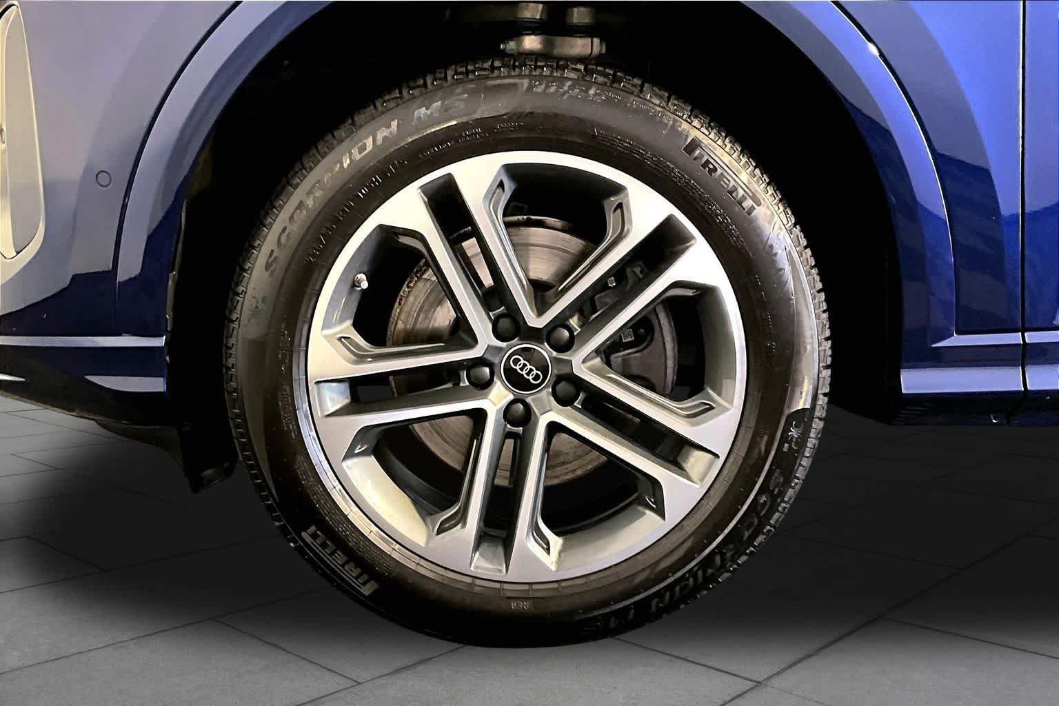 Used 2025 Audi Q5 Premium Plus w/ Premium Plus AWD/4WD image 11