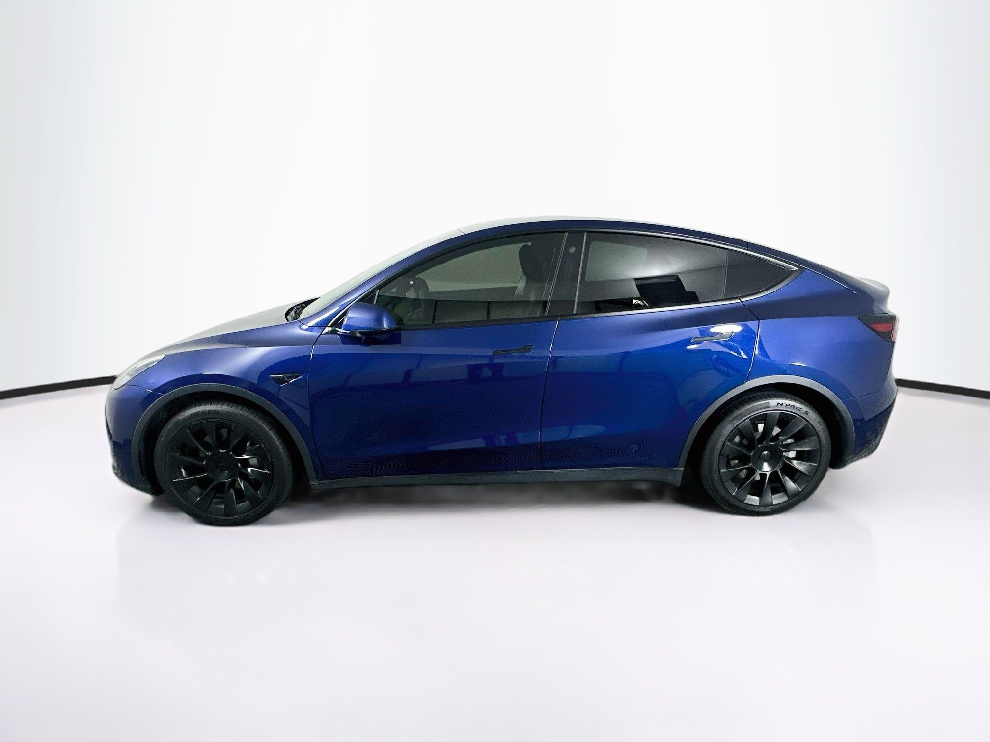 Used 2022 Tesla Model Y Long Range AWD/4WD image 4