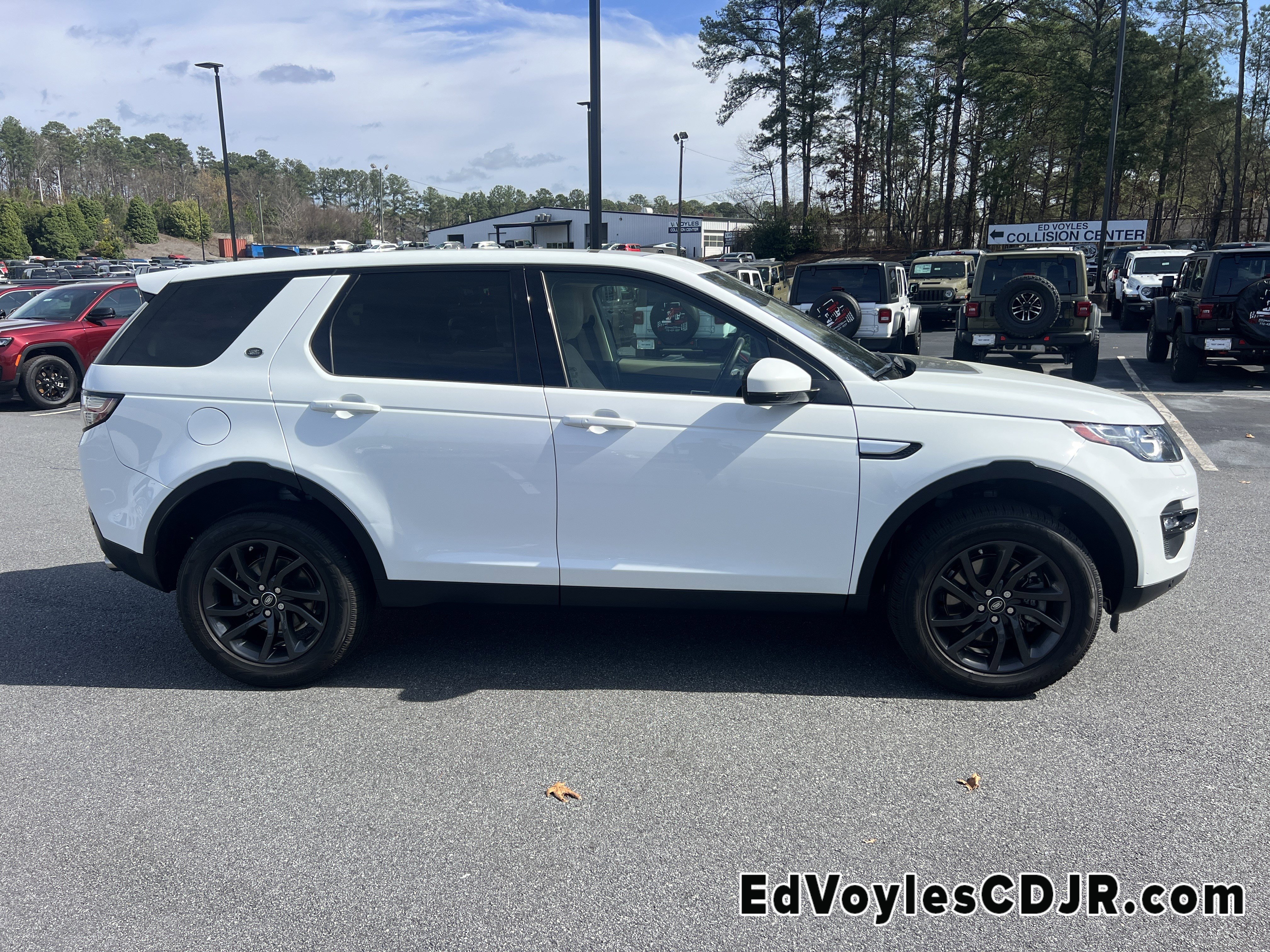 Used 2018 Land Rover Discovery Sport HSE image 9
