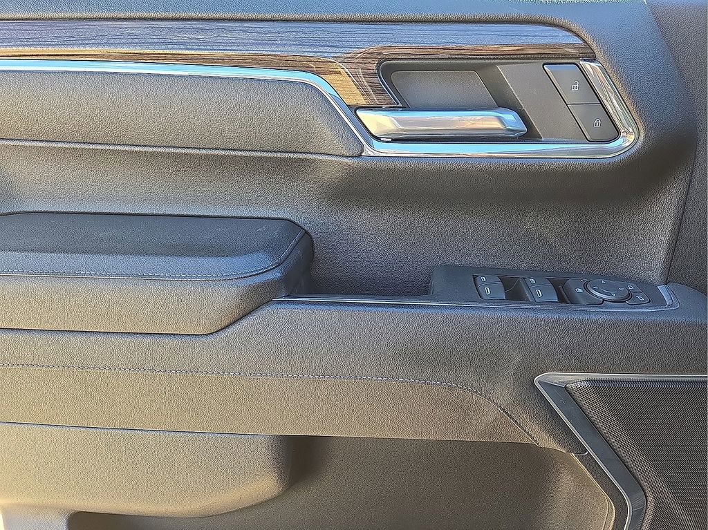 Used 2023 Chevrolet Silverado 1500 LT image 19