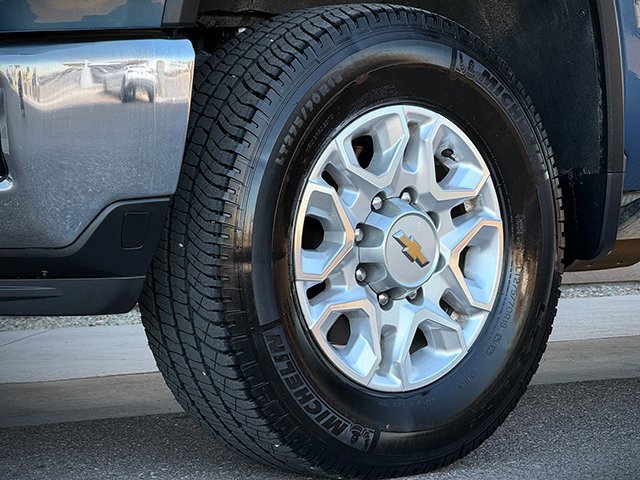 Used 2025 Chevrolet Silverado 2500 LTZ w/ LTZ Convenience Package image 25