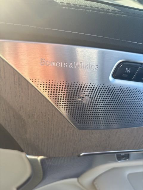 Used 2023 Volvo XC90 T8 Ultimate w/ Lounge Package image 34