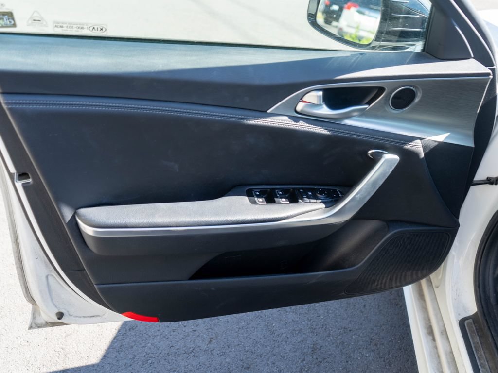 Used 2022 Kia Stinger GT1 AWD/4WD image 25