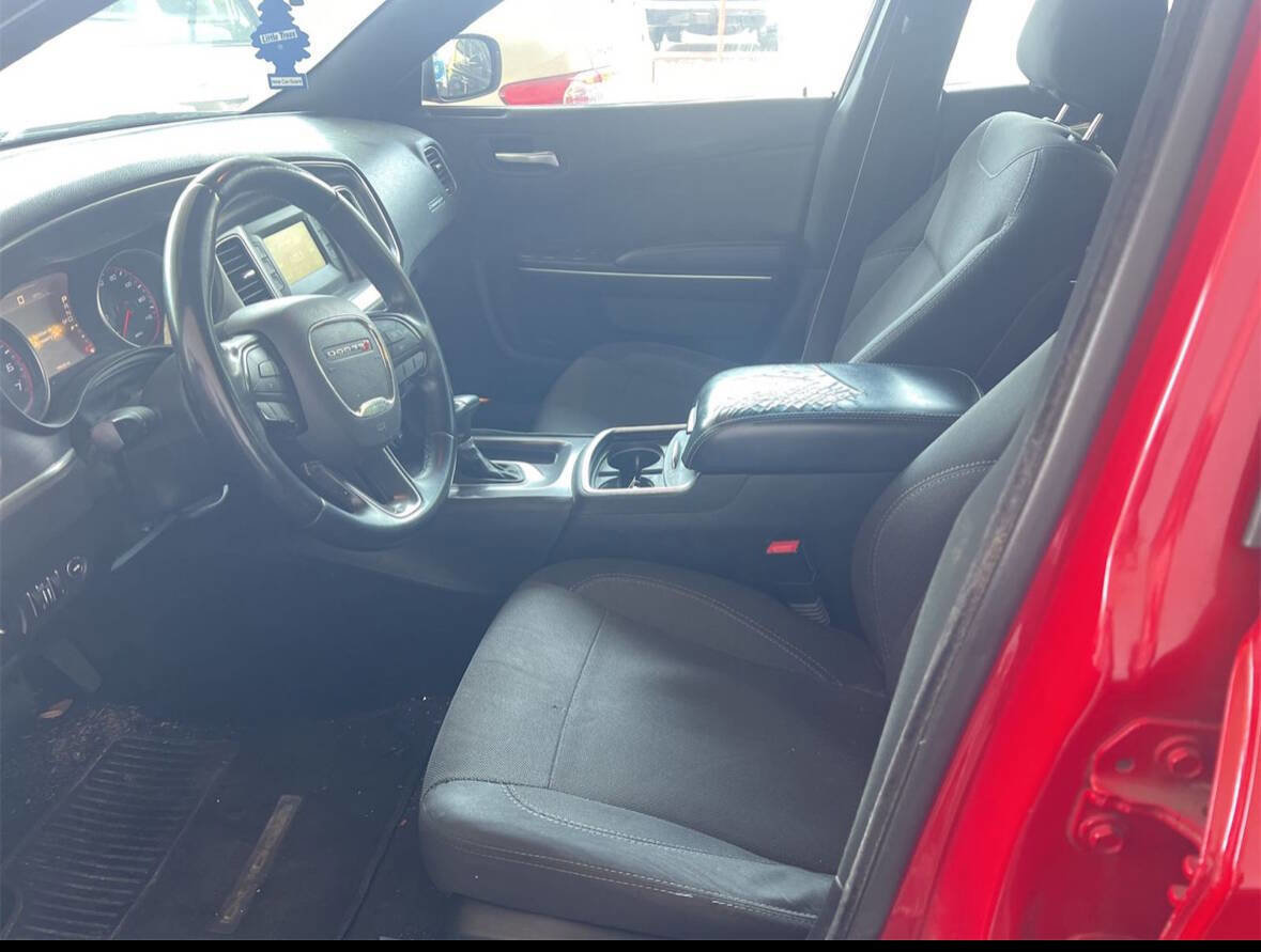 Used 2015 Dodge Charger SE w/ Sport Appearance Group image 5