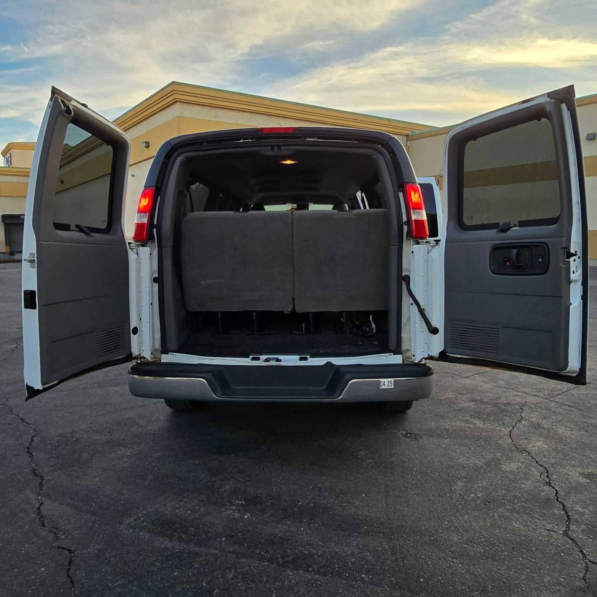Used 2020 Chevrolet Express 3500 LT w/ LT Preferred Equipment Group image 14