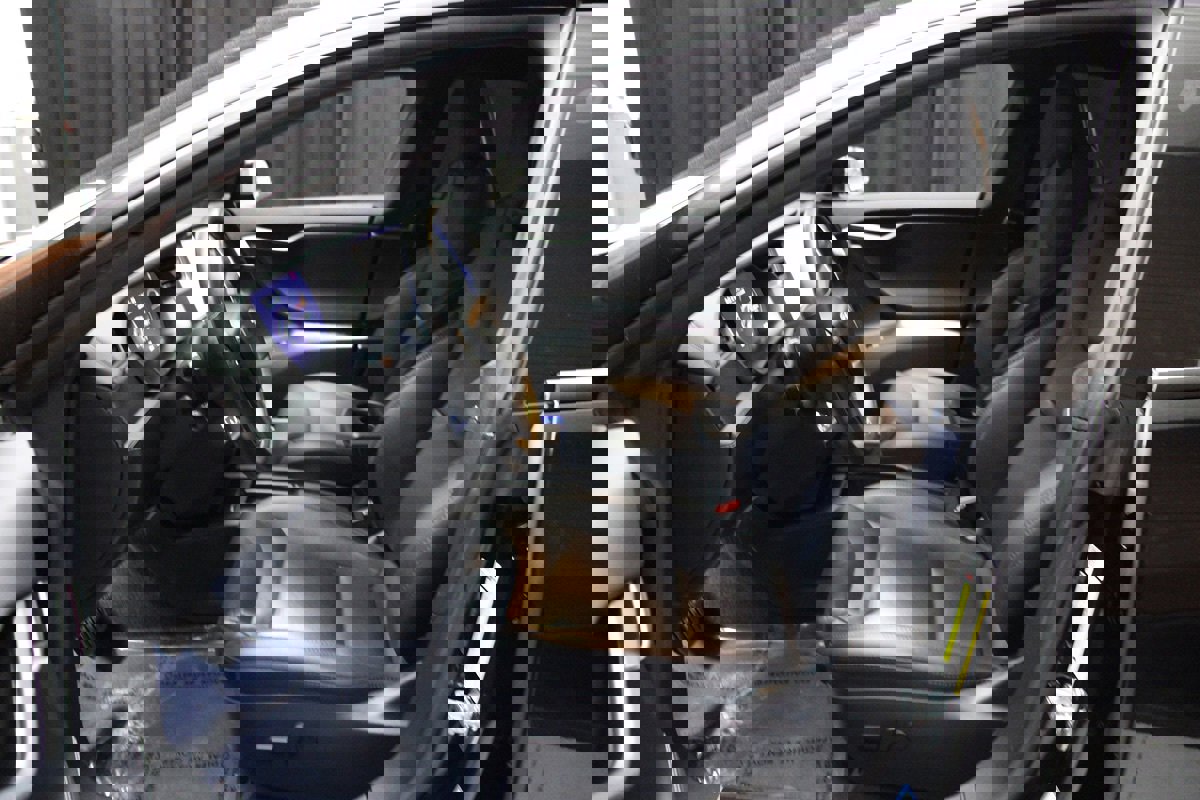 Used 2020 Tesla Model S Performance image 36