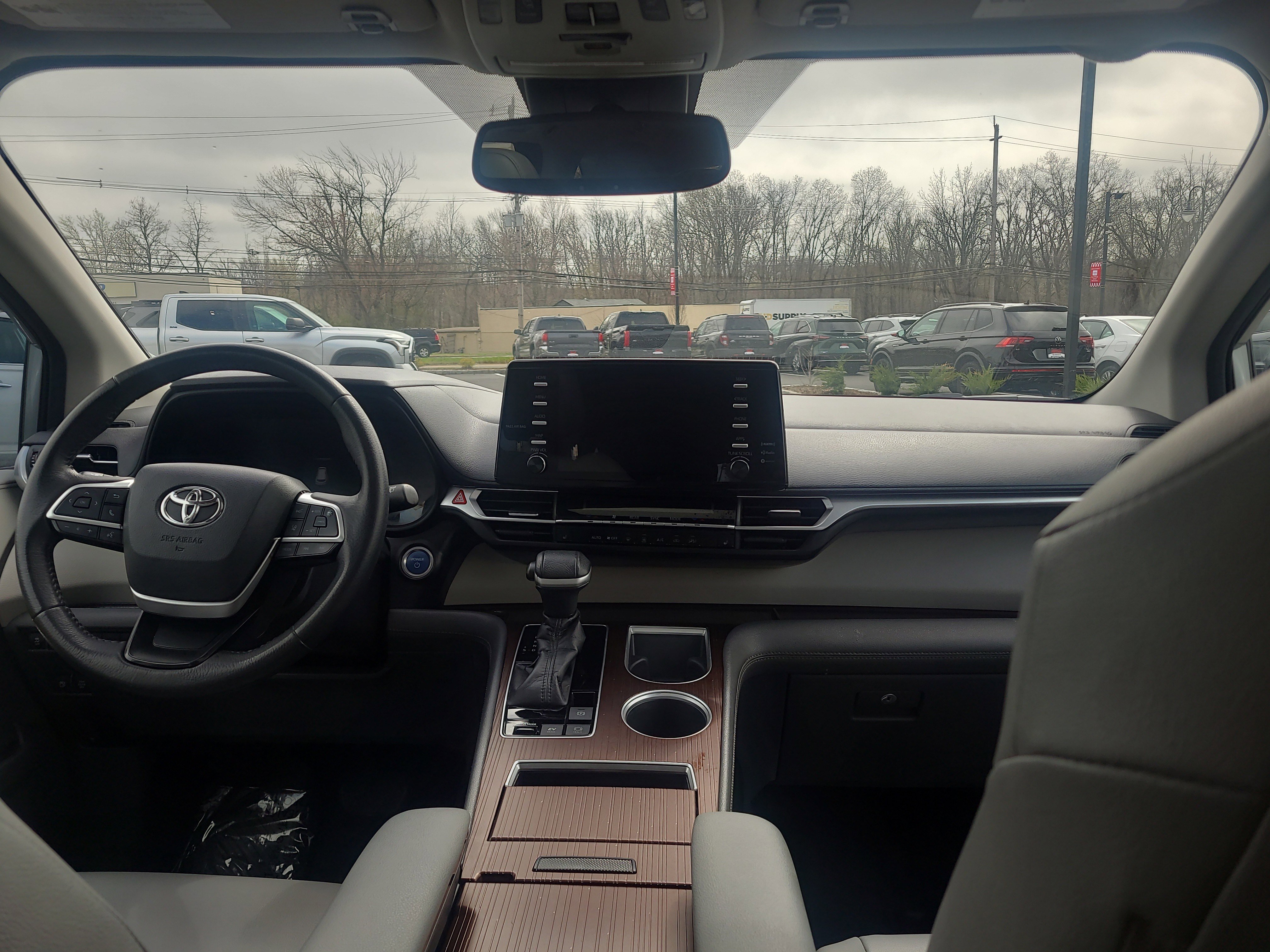 Used 2021 Toyota Sienna XLE image 19