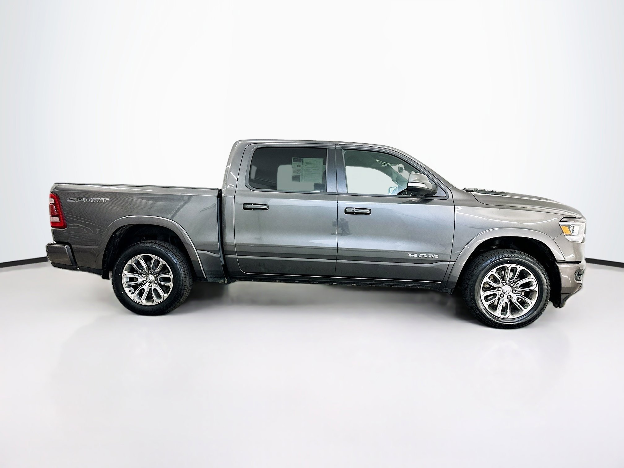 Used 2022 RAM 1500 Laramie w/ Sport Appearance Package image 10
