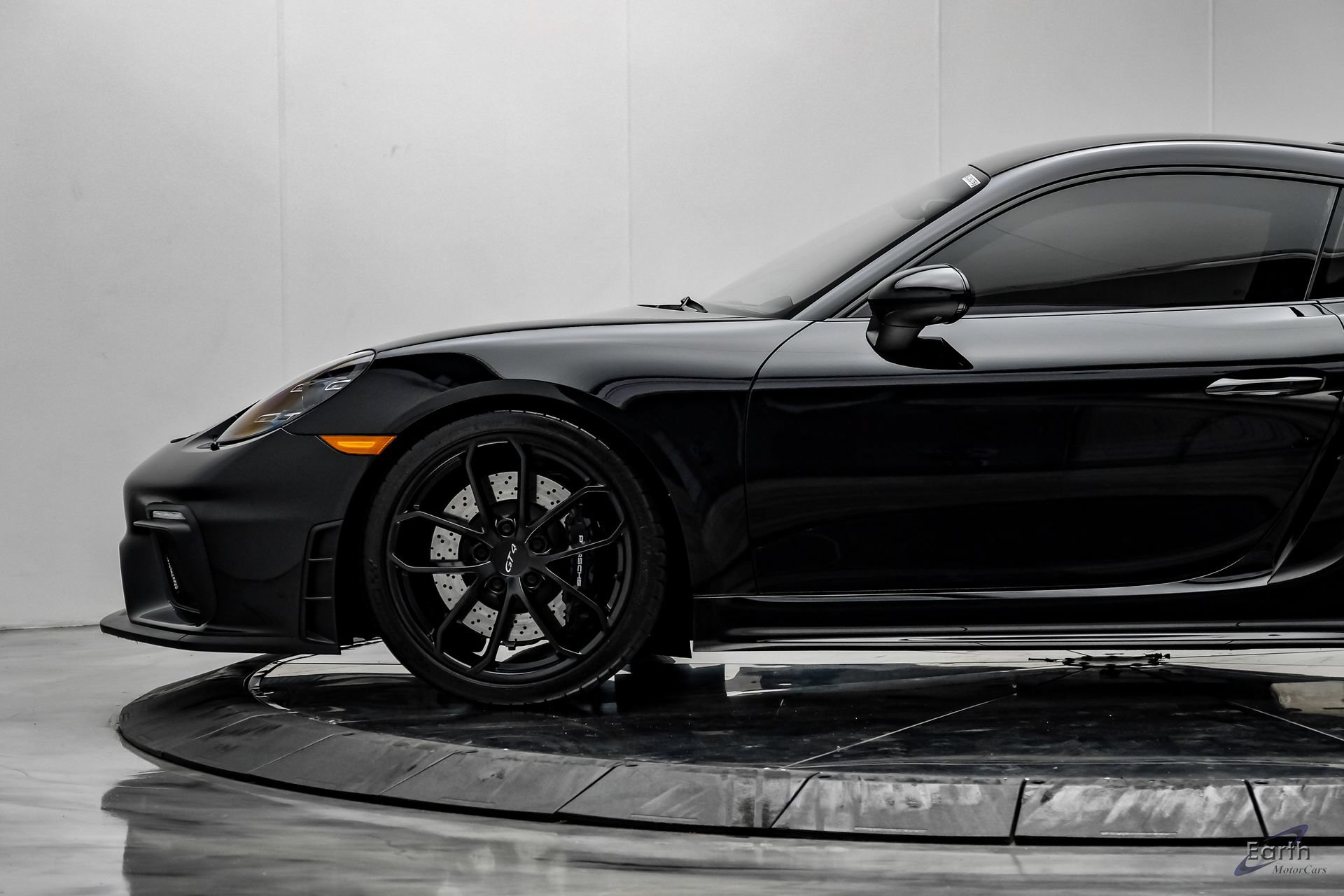 Used 2021 Porsche 718 Cayman GT4 RWD image 9