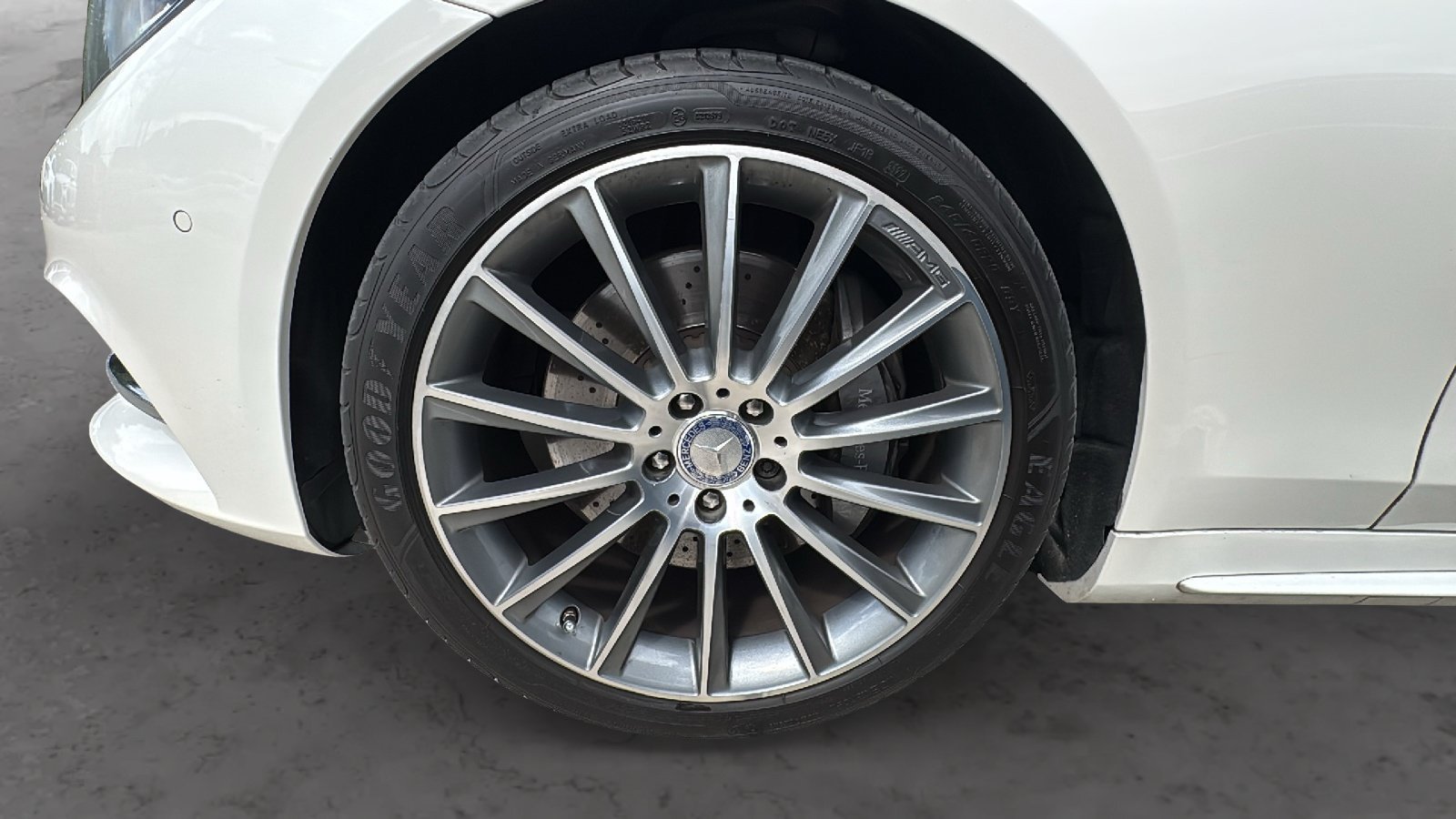 Used 2017 Mercedes-Benz S 550 Sedan image 20