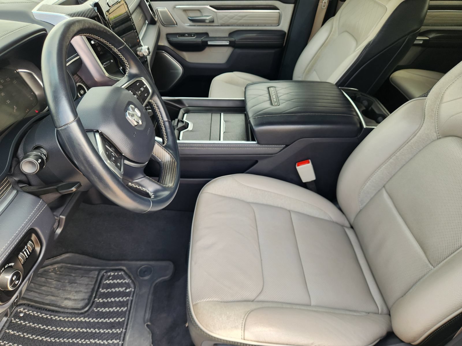 Used 2023 RAM 1500 Limited AWD/4WD image 13