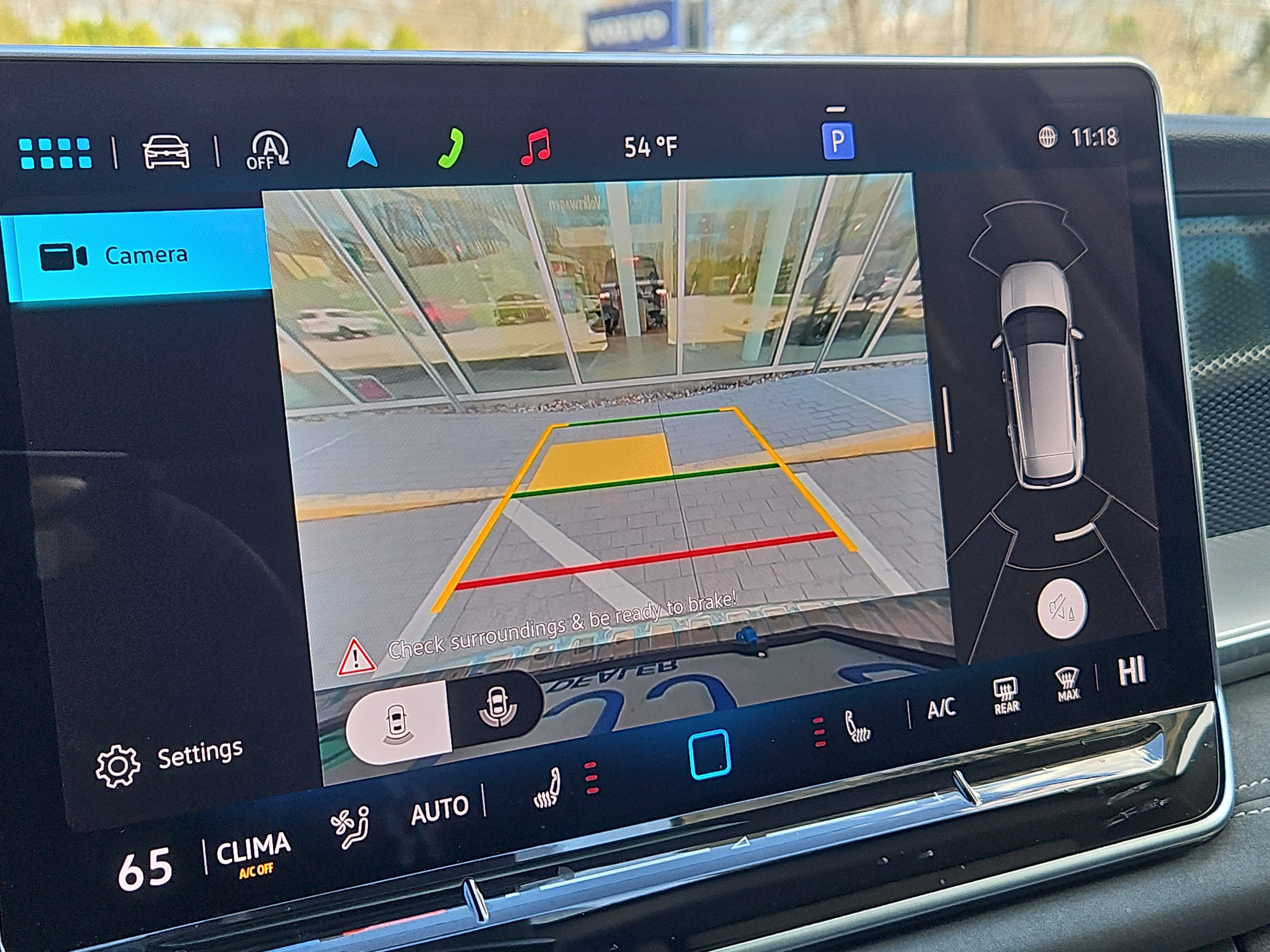 Used 2025 Volkswagen Tiguan SE AWD/4WD image 9