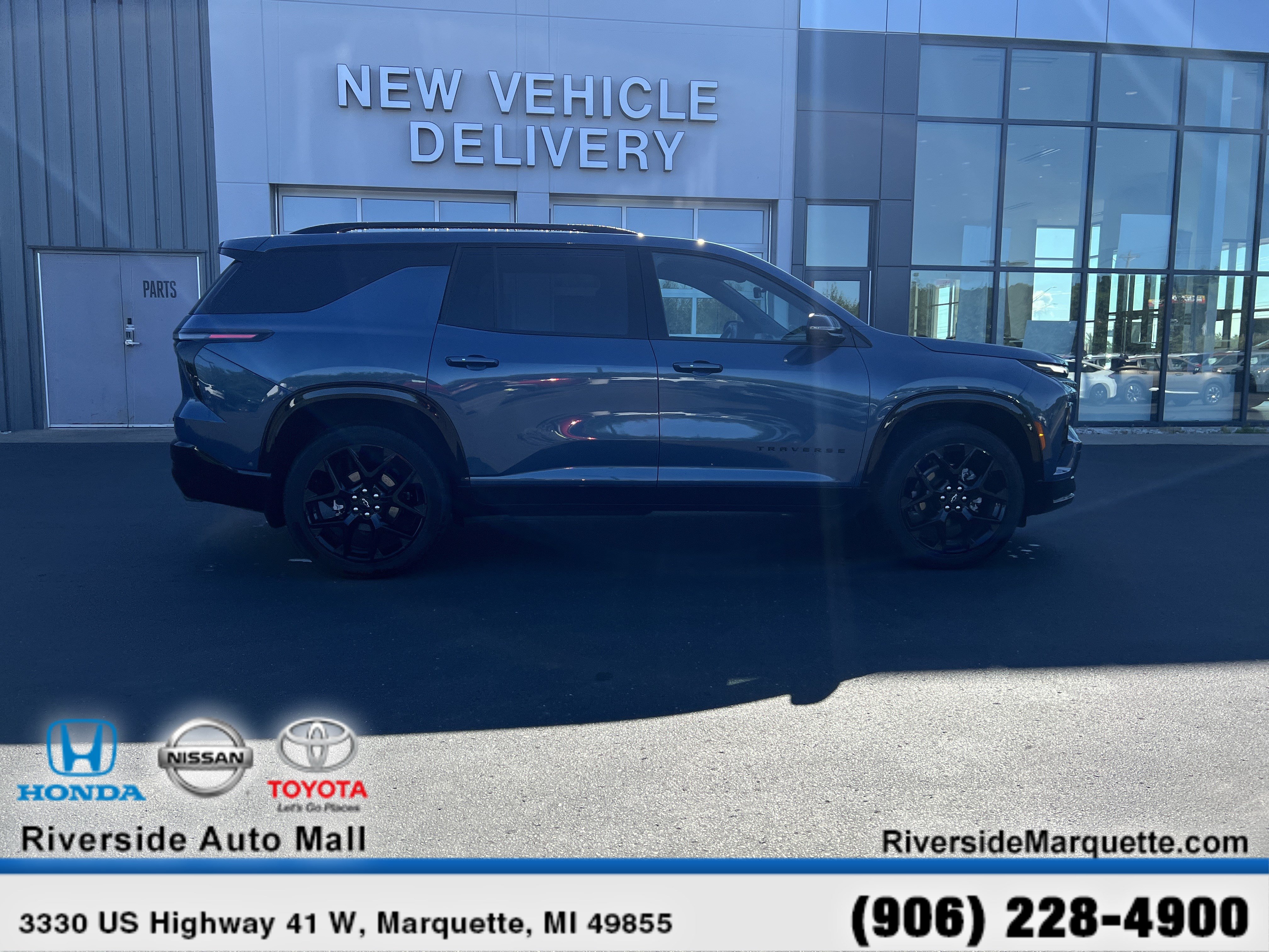 Used 2026 Chevrolet Traverse RS w/ LPO, Floor Liner Package AWD/4WD image 10