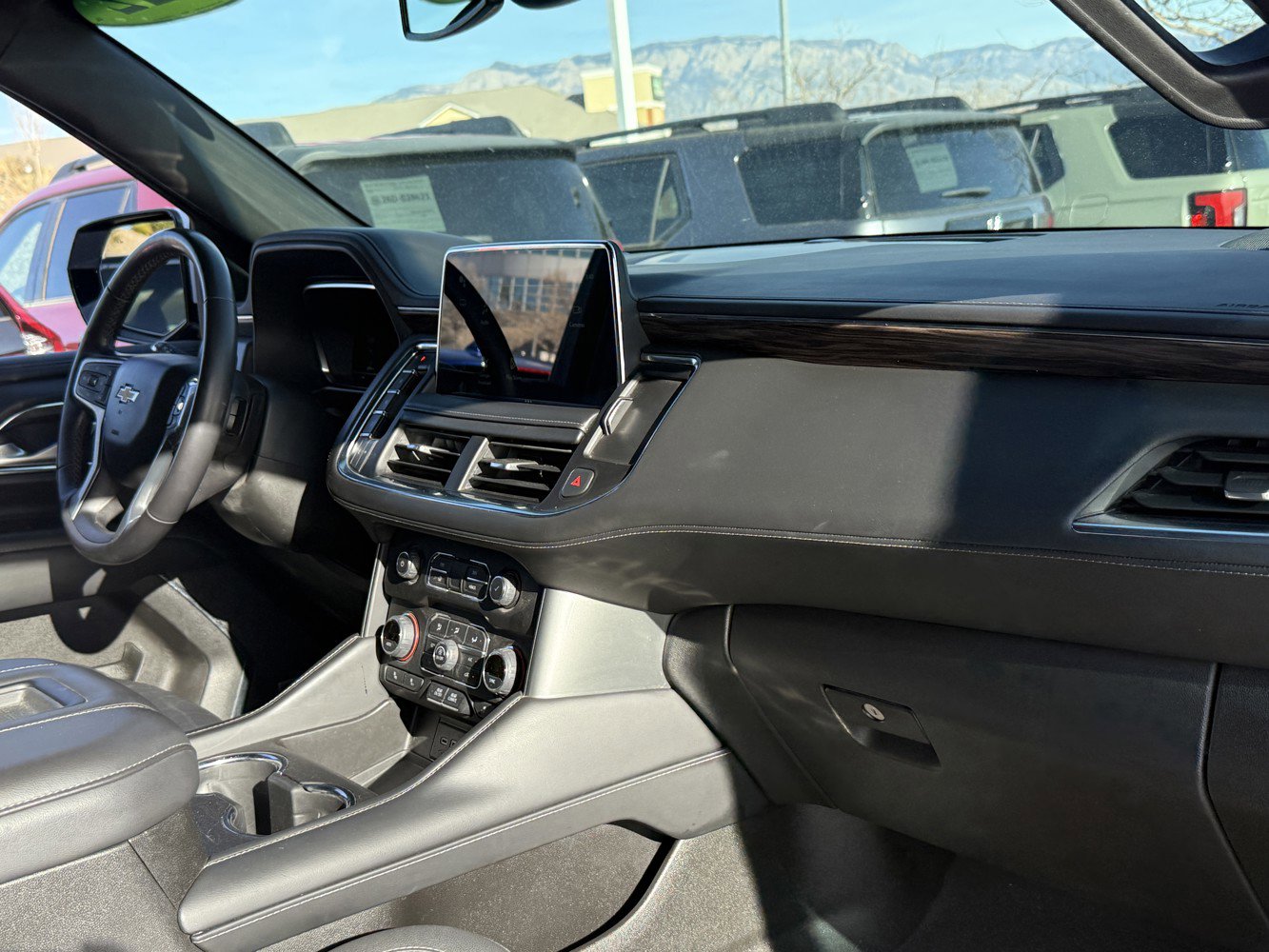 Used 2022 Chevrolet Tahoe LT w/ Luxury Package image 26