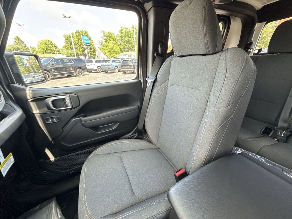 New 2026 Jeep Gladiator Sport AWD/4WD image 30