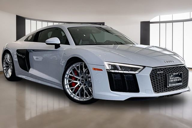 Used 2017 Audi R8 V10 w/ Carbon Exterior Package AWD/4WD image 1