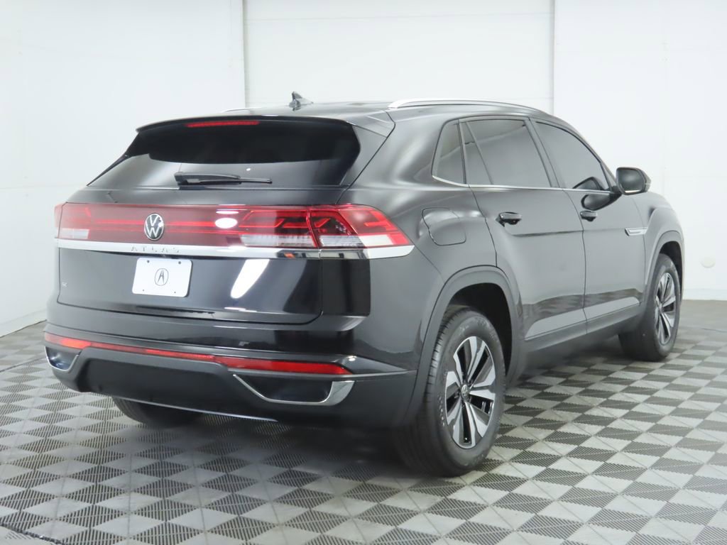 Used 2025 Volkswagen Atlas Cross Sport SE image 5