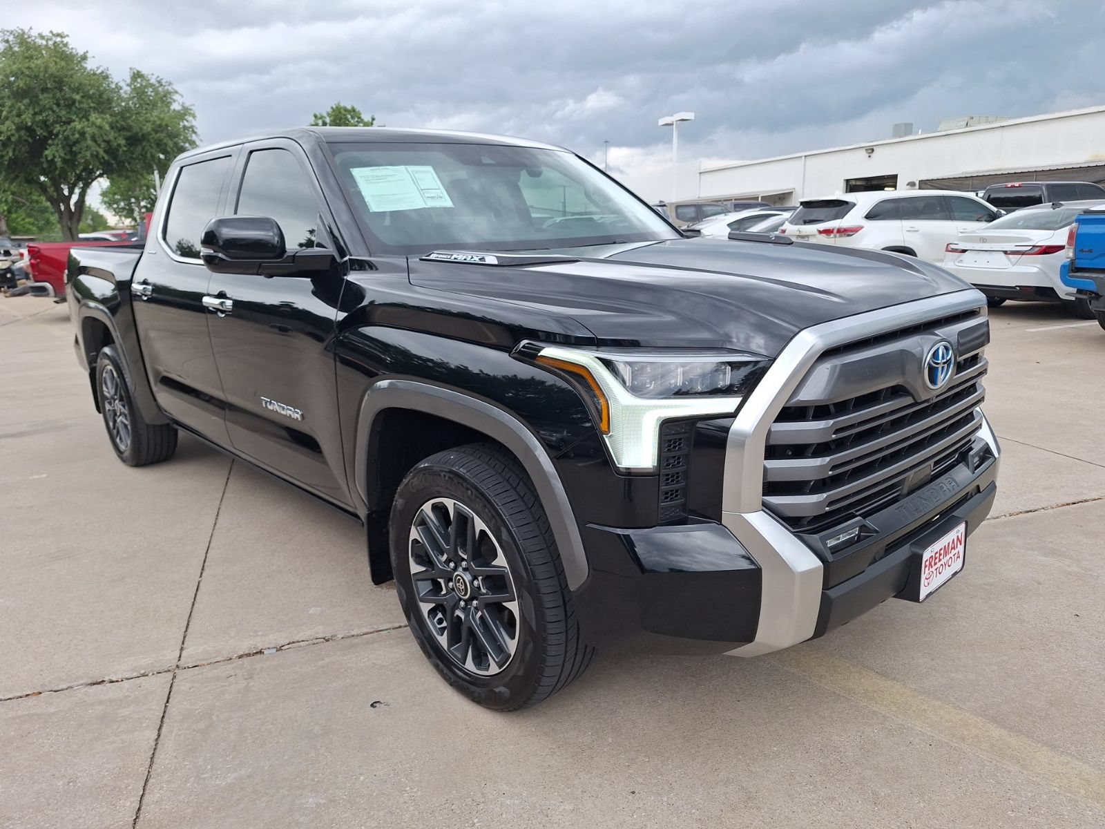 Used 2024 Toyota Tundra Limited AWD/4WD image 8