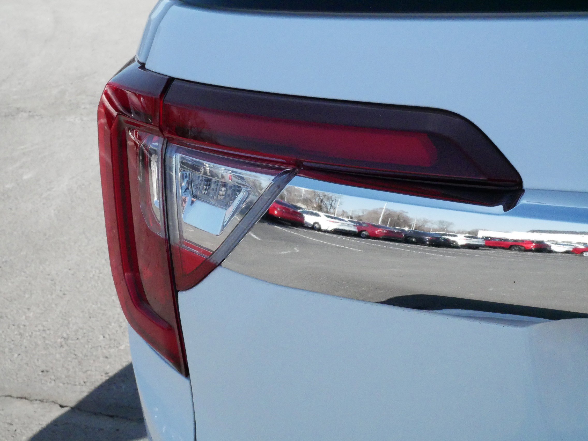 Used 2023 GMC Acadia SLT image 17