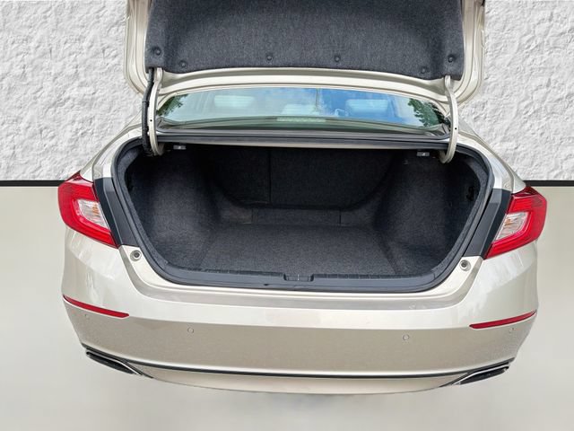 Used 2018 Honda Accord Touring image 12
