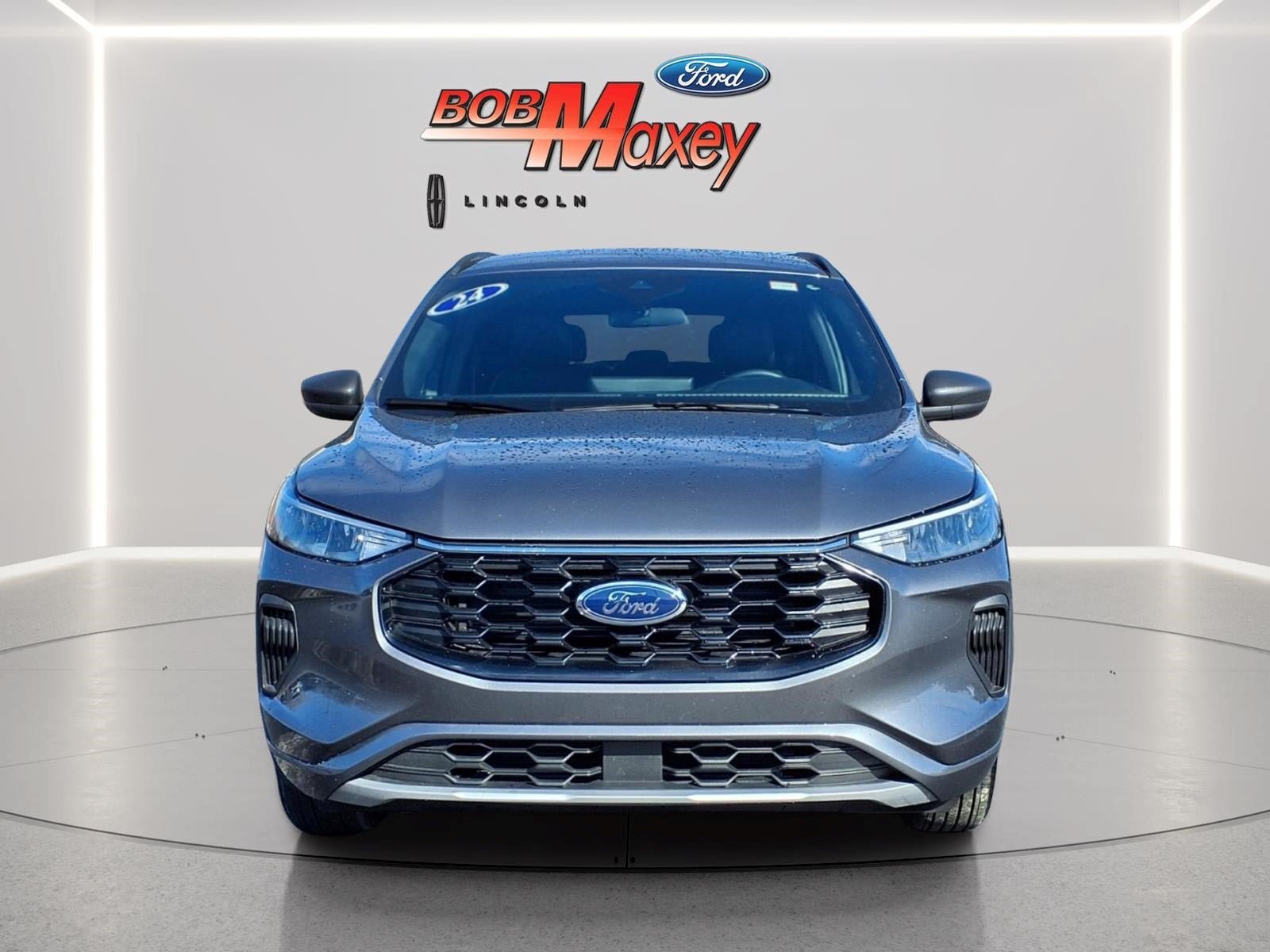 Used 2024 Ford Escape ST-Line w/ Tech Pack #1 AWD/4WD image 2