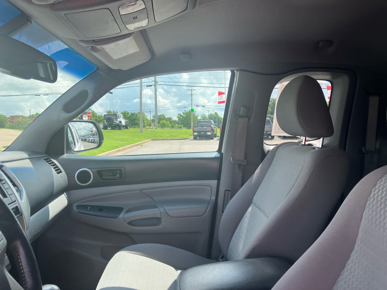 Used 2013 Toyota Tacoma PreRunner w/ SR5 Pkg RWD image 7