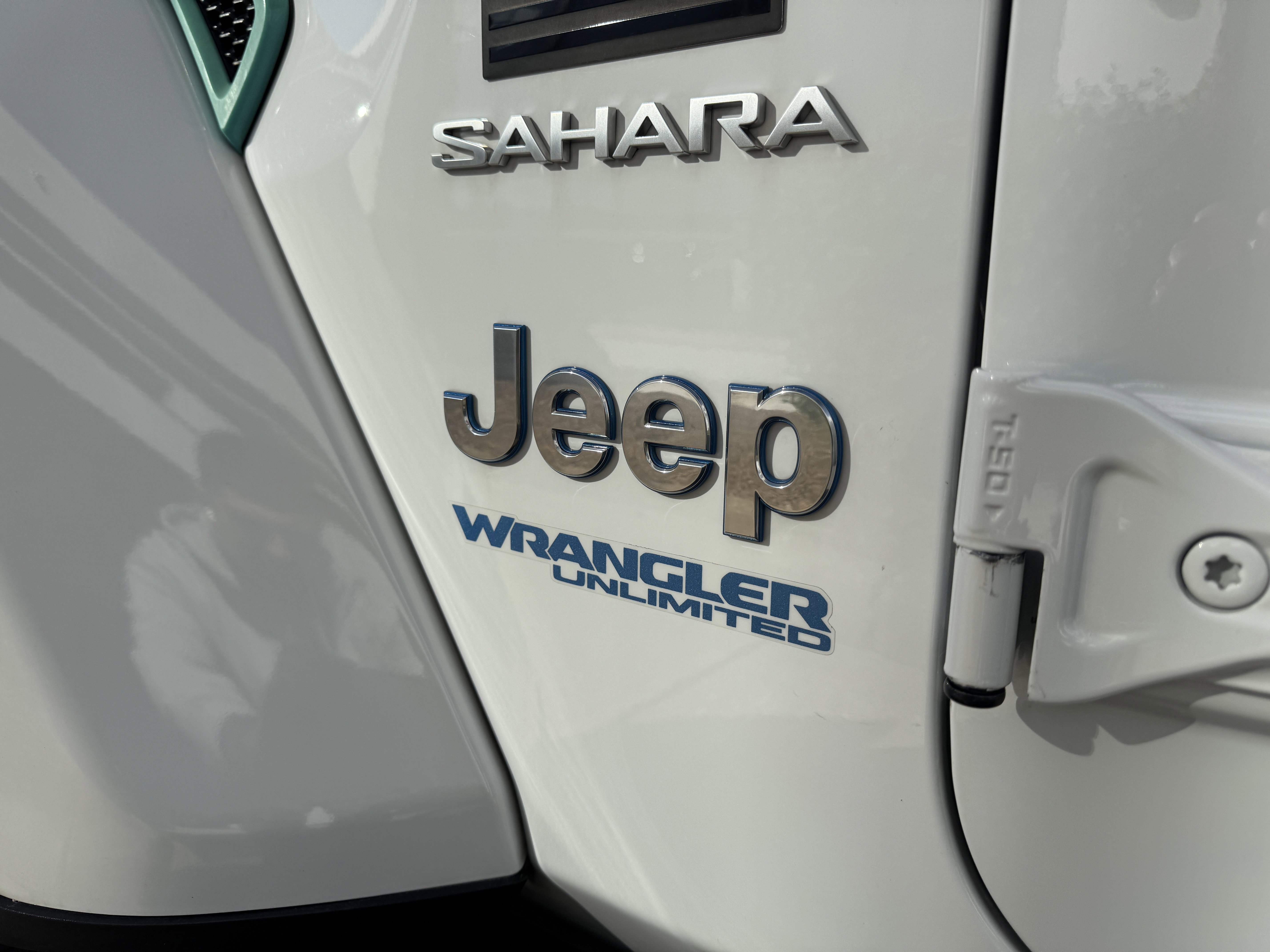 Used 2022 Jeep Wrangler Unlimited Sahara w/ Cold Weather Group image 15