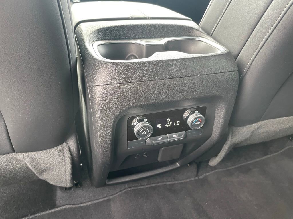 Used 2025 Buick Enclave Sport Touring w/ Power Package FWD image 24