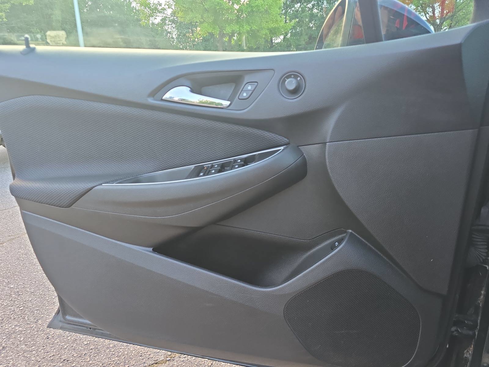 Used 2017 Chevrolet Cruze LT w/ Convenience Package FWD image 25
